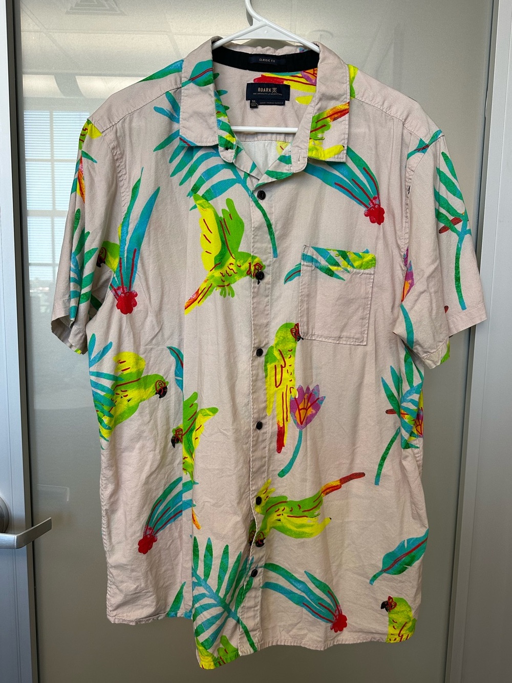 Roark Men XL Journey Macaw Tan Tropical Button SS Shirt Logo Casual Island Vacay